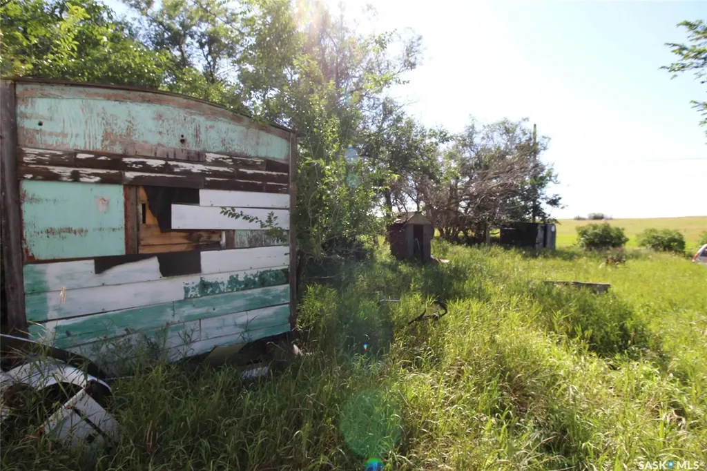 808 2nd Avenue S Simmie SK S0N 2N0
