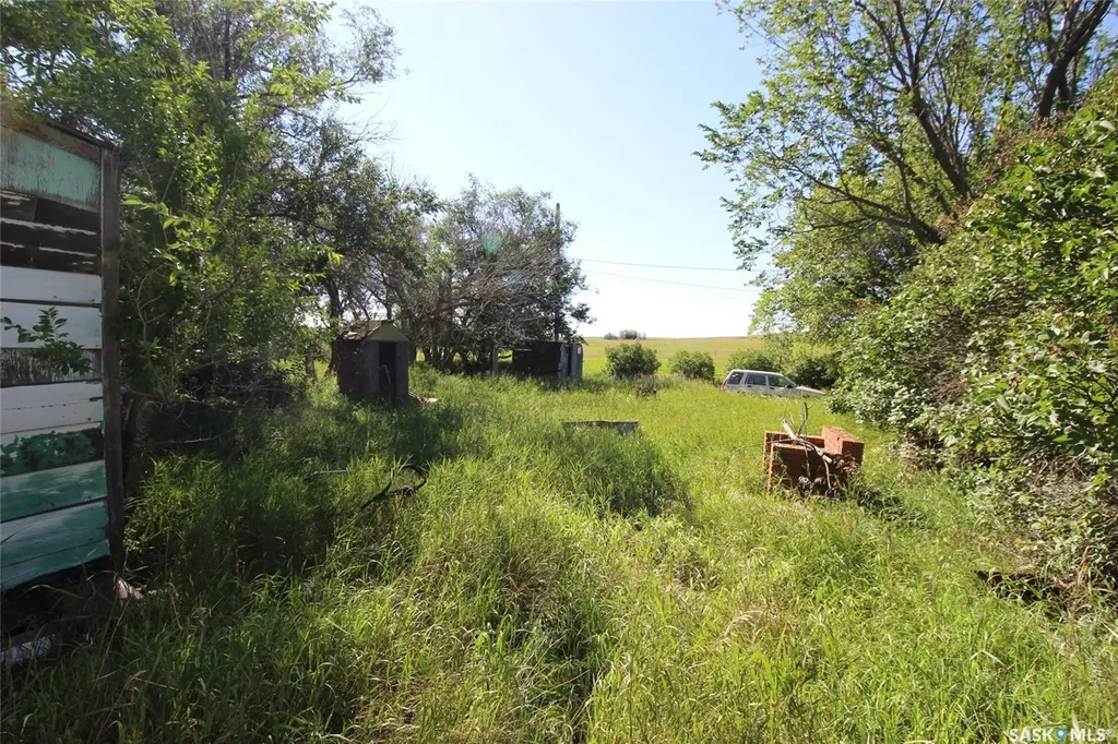 808 2nd Avenue S Simmie SK S0N 2N0