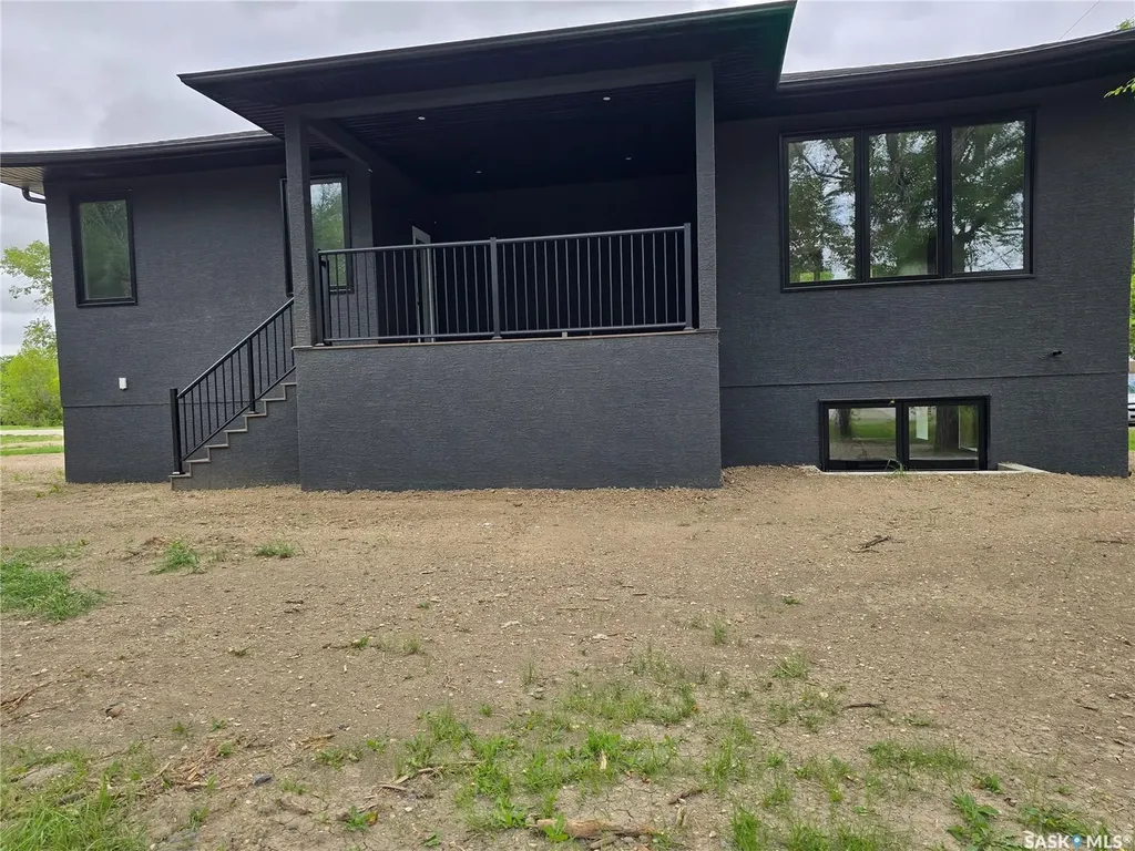 3 Kenney Crescent Weyburn SK S4H 0K5