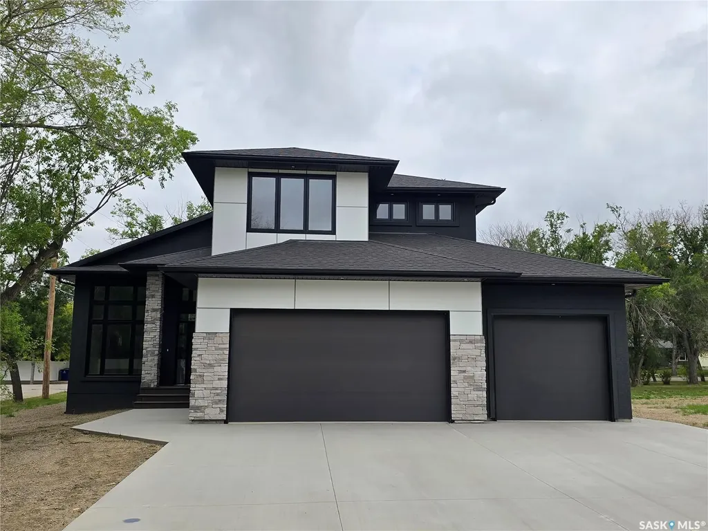 3 Kenney Crescent Weyburn SK S4H 0K5