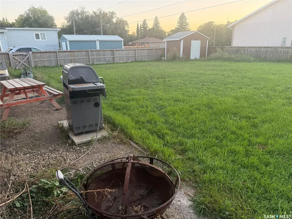 216 1st Street W Carnduff SK S0C 0S0