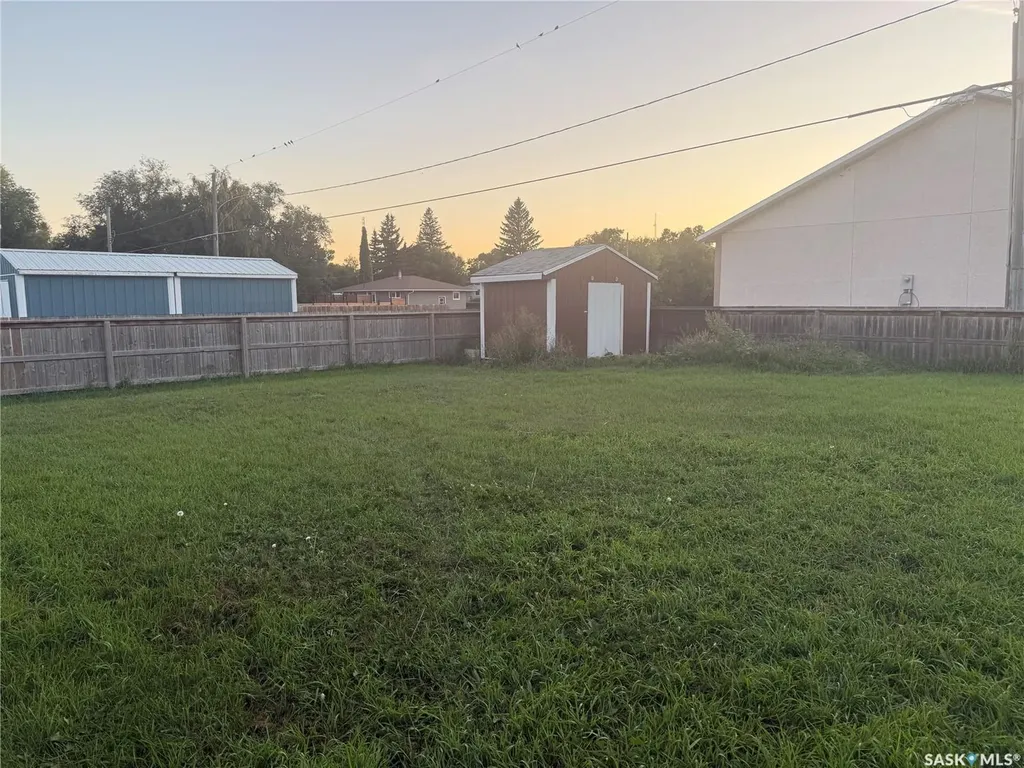 216 1st Street W Carnduff SK S0C 0S0