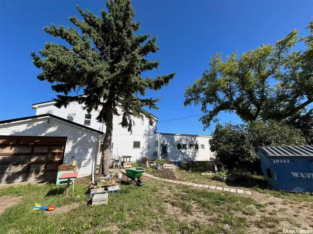 109 Centre Street Middle Lake SK S0K 2X0