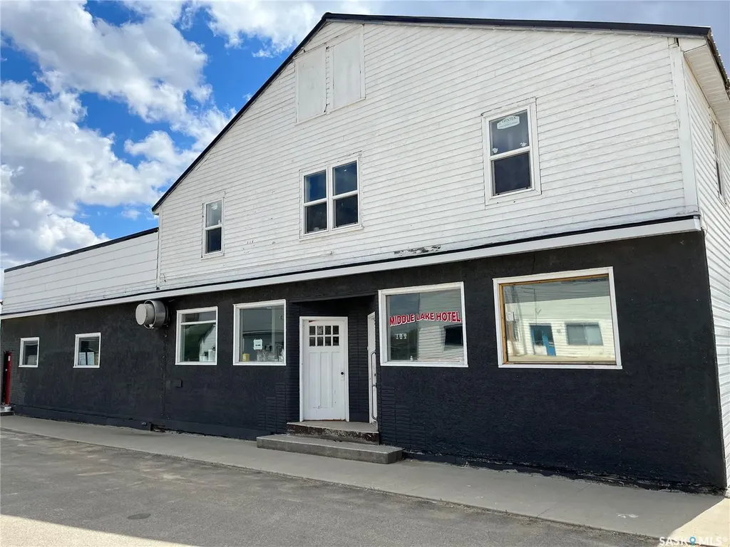 109 Centre Street Middle Lake SK S0K 2X0