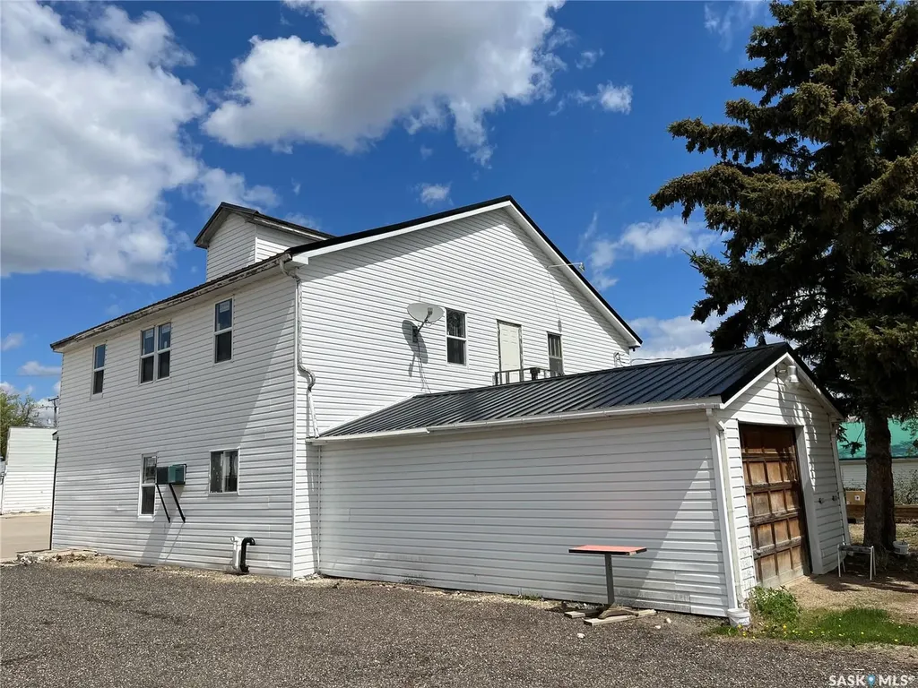 109 Centre Street Middle Lake SK S0K 2X0