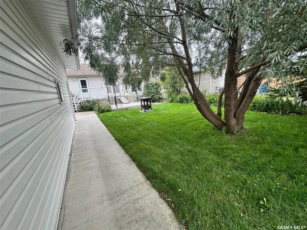 536 5th Avenue Hudson Bay SK S0E 0E0