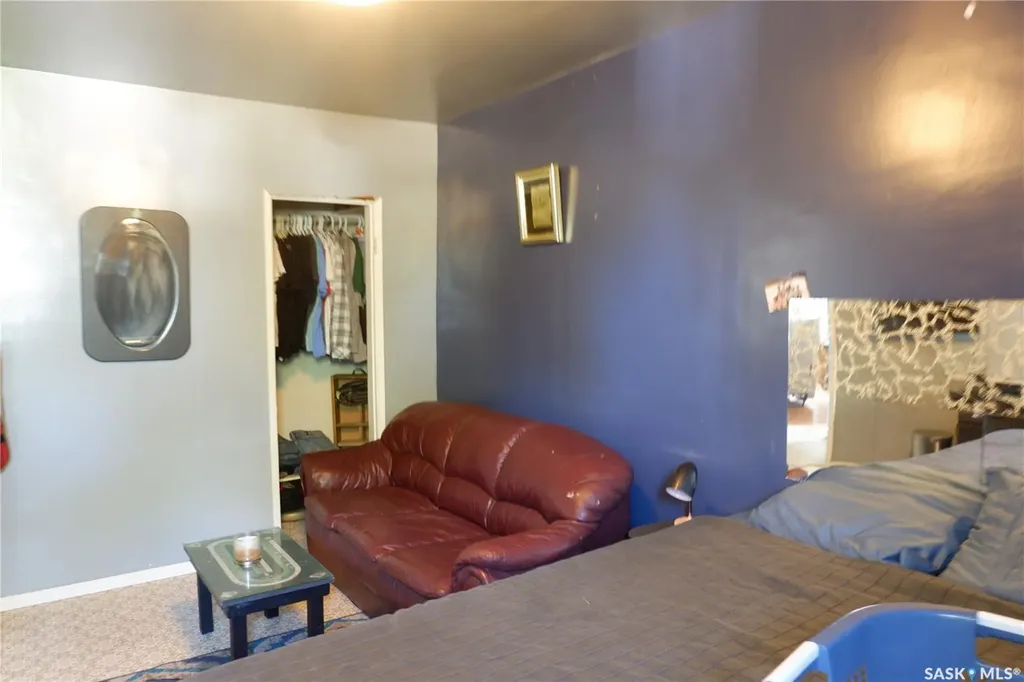 305 1st Street E Mossbank SK S0H 3G0