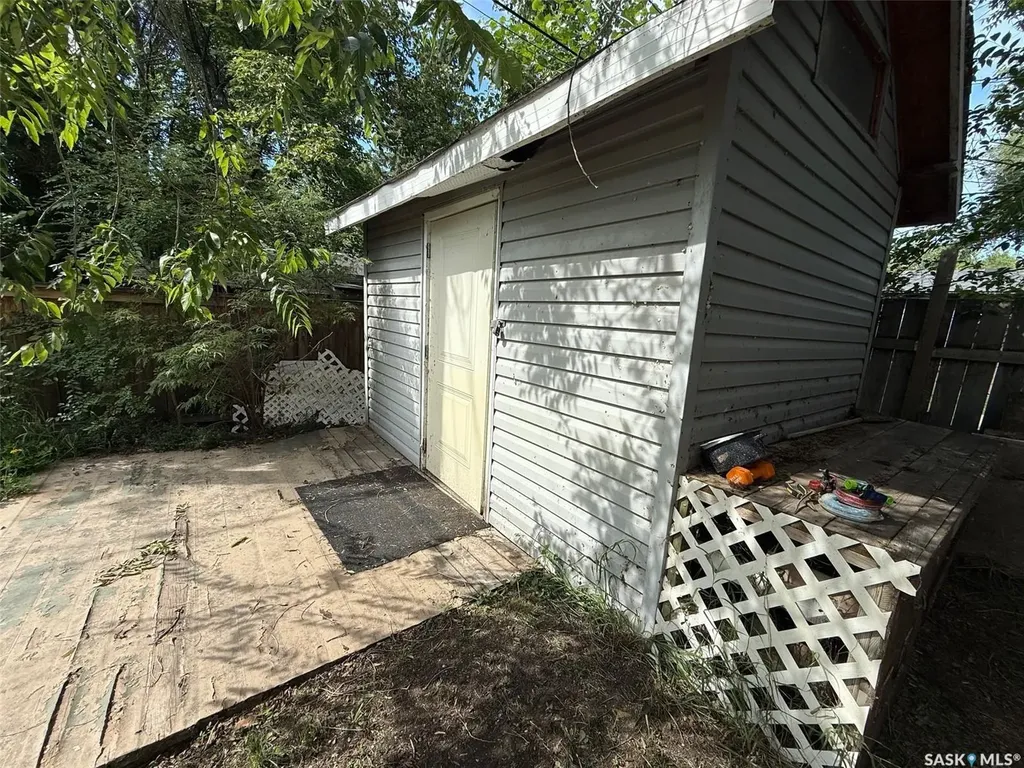 992 Terry Street Cochin SK S0M 0L0