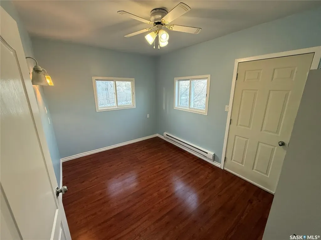 992 Terry Street Cochin SK S0M 0L0