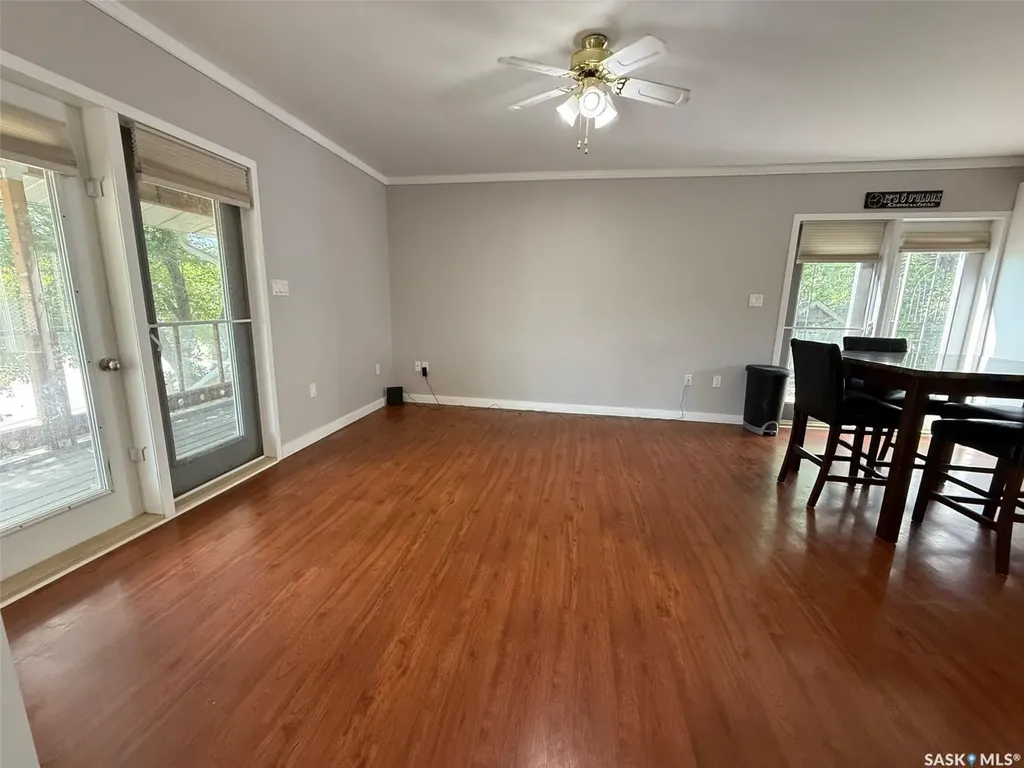 992 Terry Street Cochin SK S0M 0L0