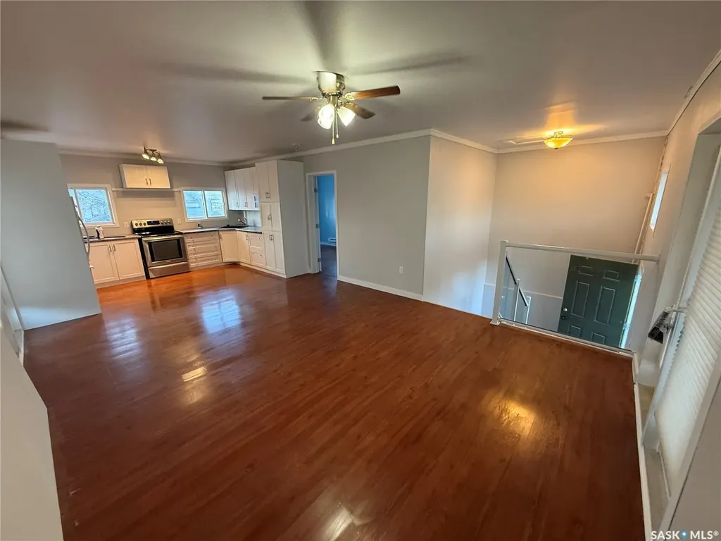992 Terry Street Cochin SK S0M 0L0