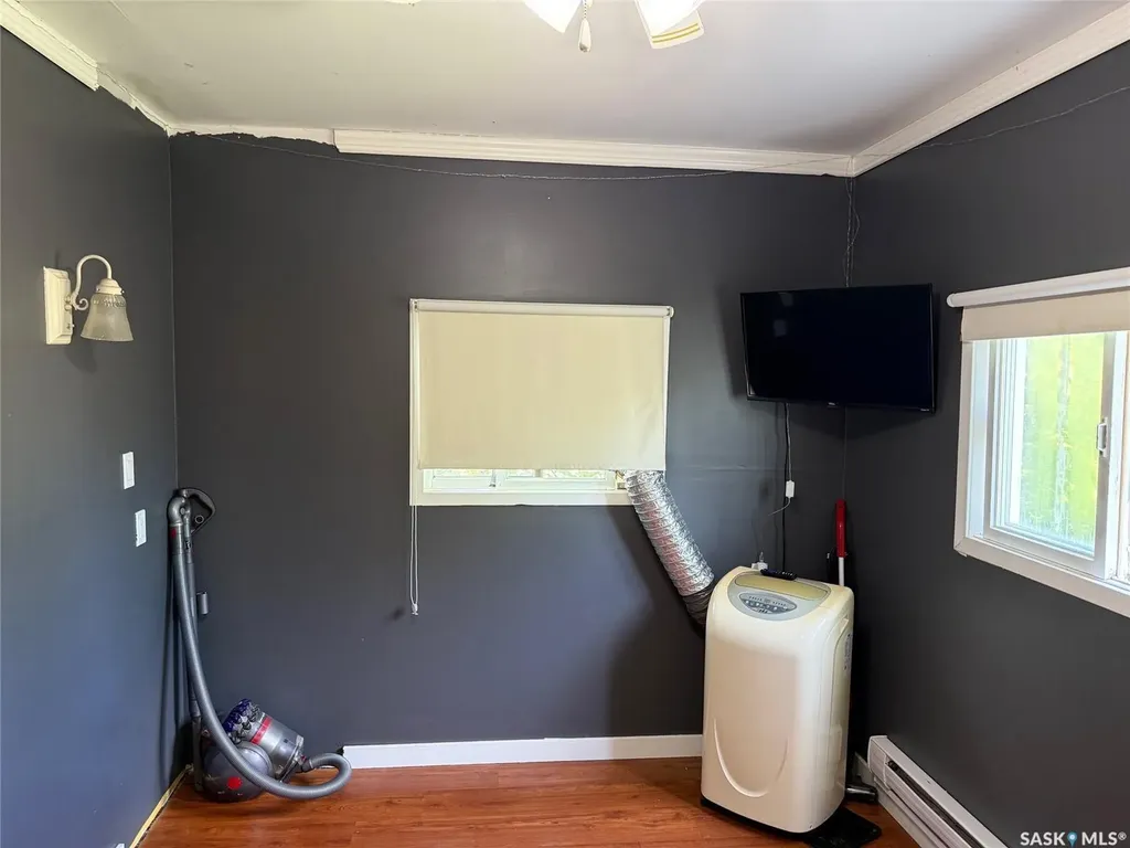 992 Terry Street Cochin SK S0M 0L0