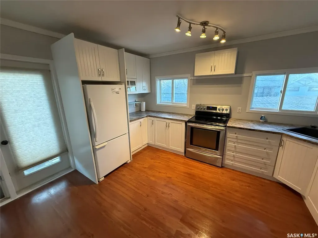 992 Terry Street Cochin SK S0M 0L0