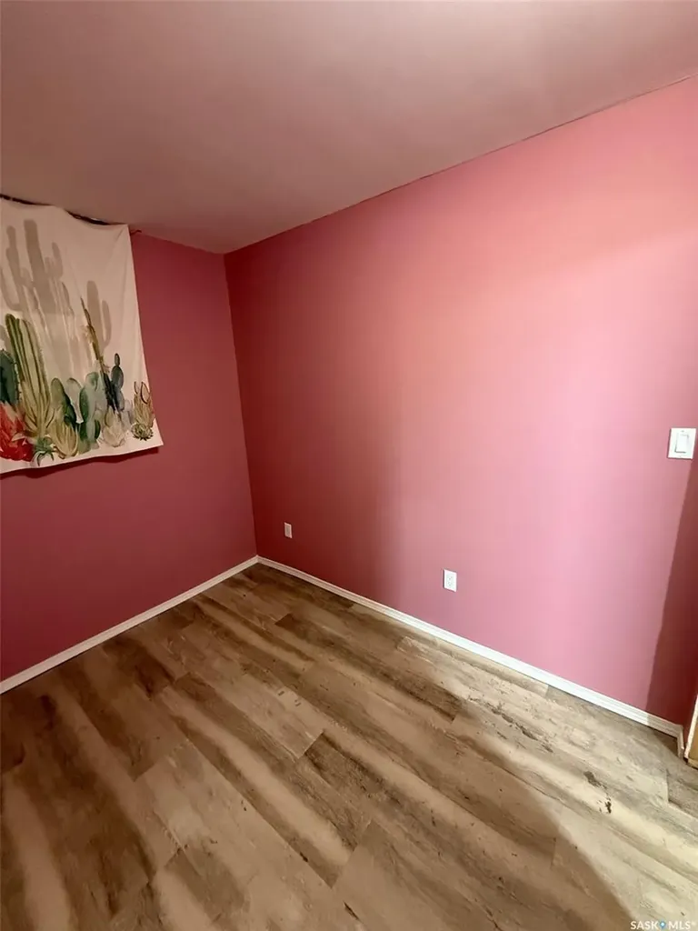 992 Terry Street Cochin SK S0M 0L0