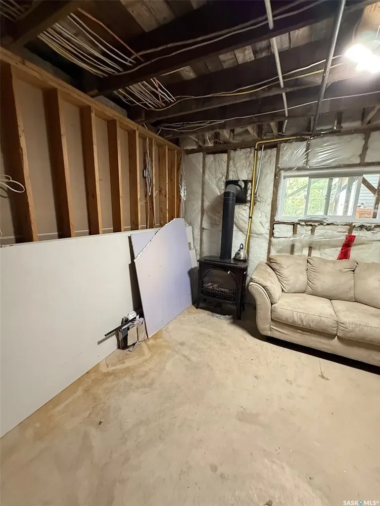 992 Terry Street Cochin SK S0M 0L0