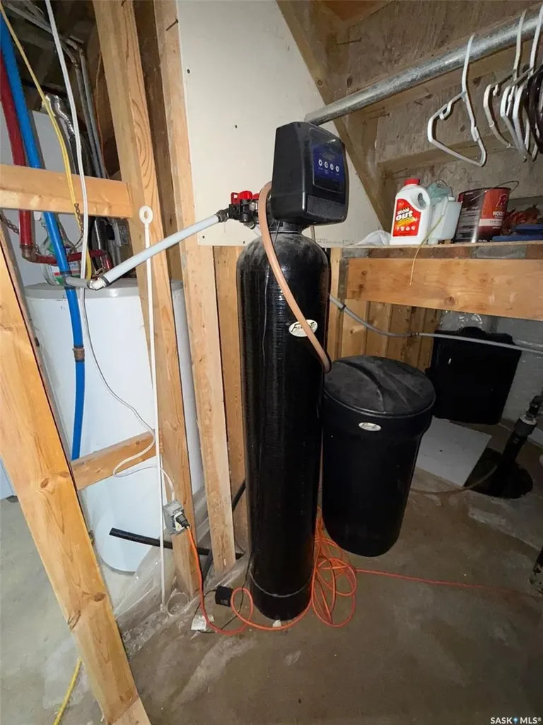 992 Terry Street Cochin SK S0M 0L0