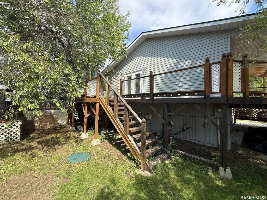 992 Terry Street Cochin SK S0M 0L0