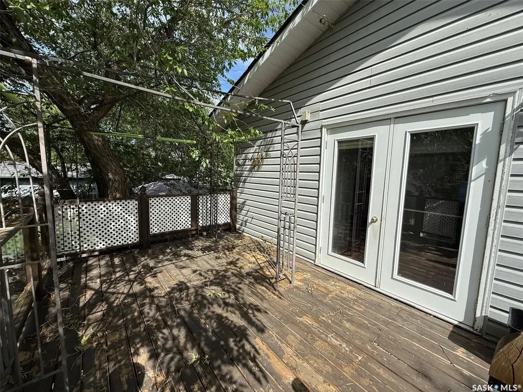 992 Terry Street Cochin SK S0M 0L0