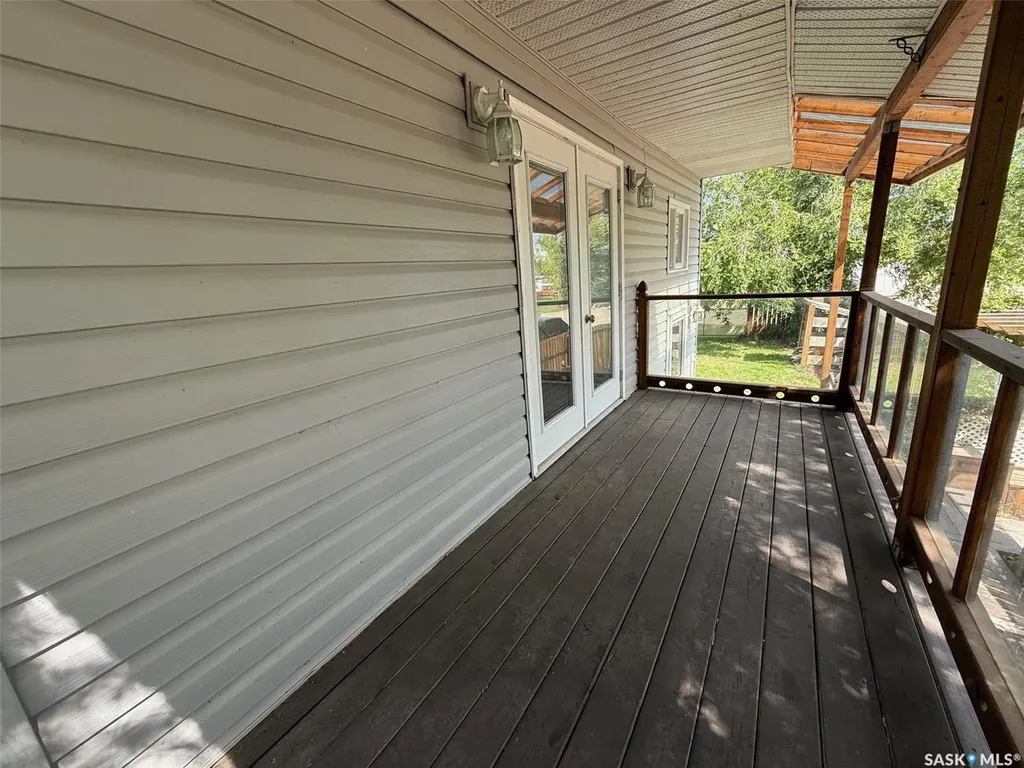 992 Terry Street Cochin SK S0M 0L0