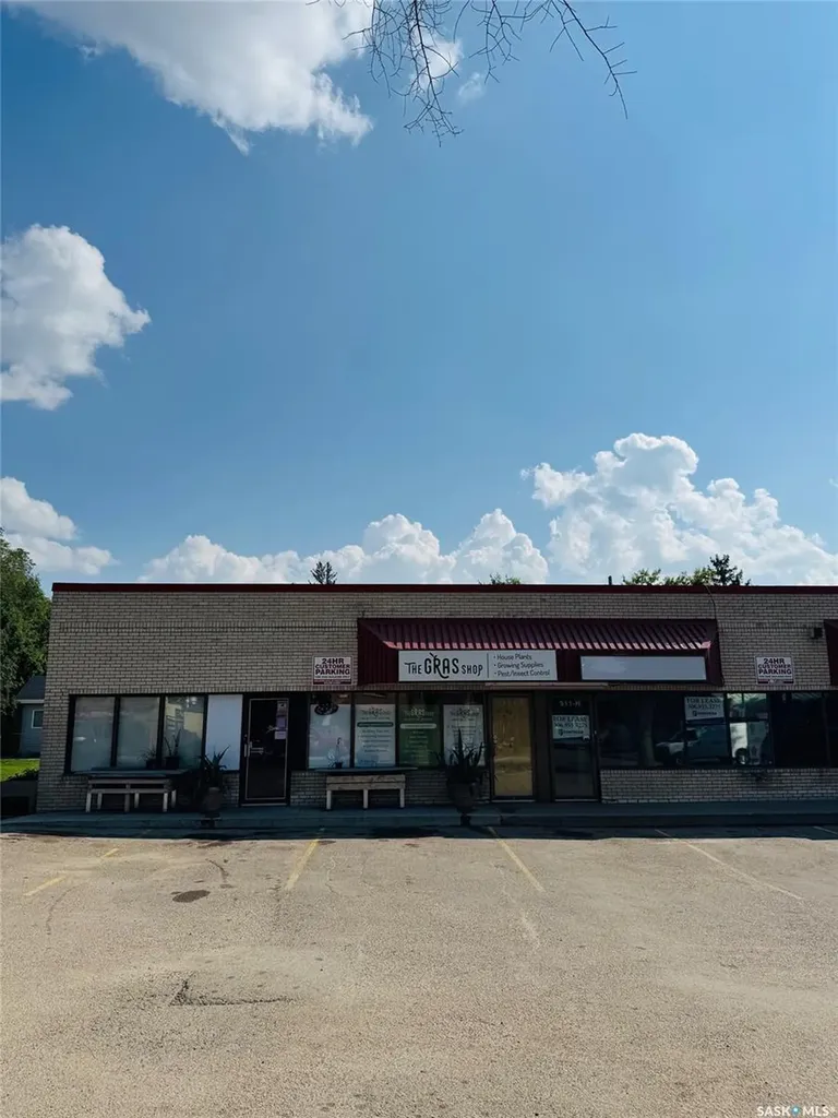 511 33rd Street W Saskatoon SK S7L 0V7