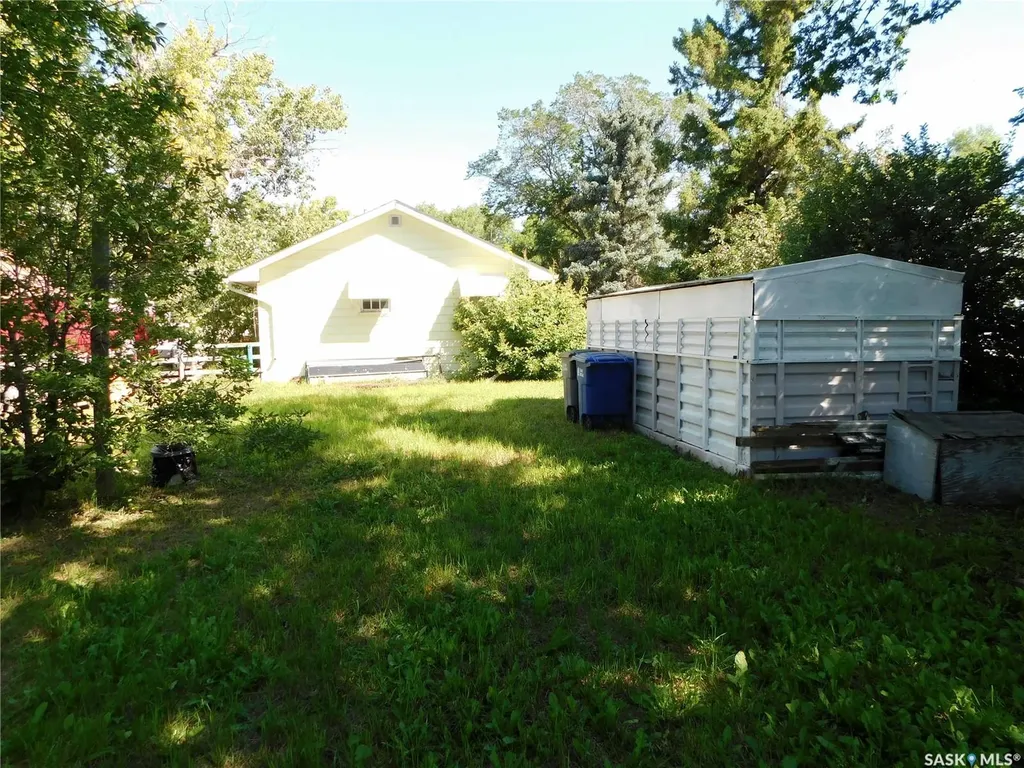 410 6th Avenue E Assiniboia SK S0H 0B0