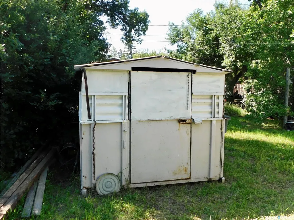 410 6th Avenue E Assiniboia SK S0H 0B0