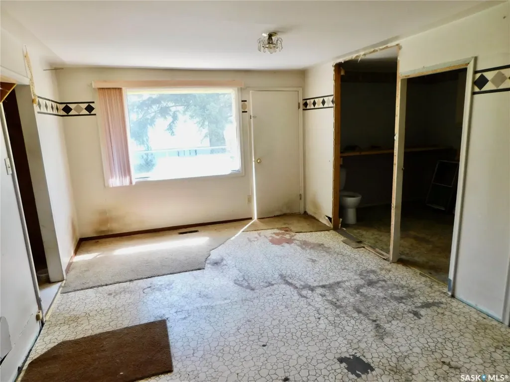 410 6th Avenue E Assiniboia SK S0H 0B0