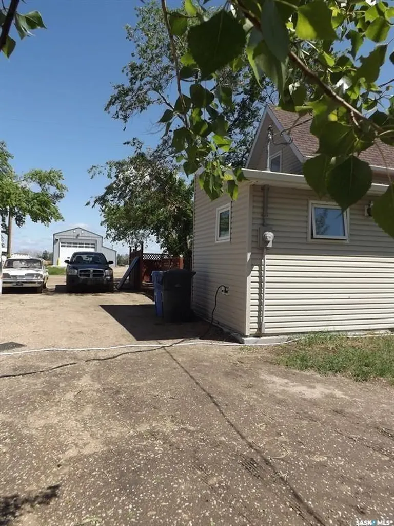 713 Beharrel Street Oxbow SK S0C 2B0