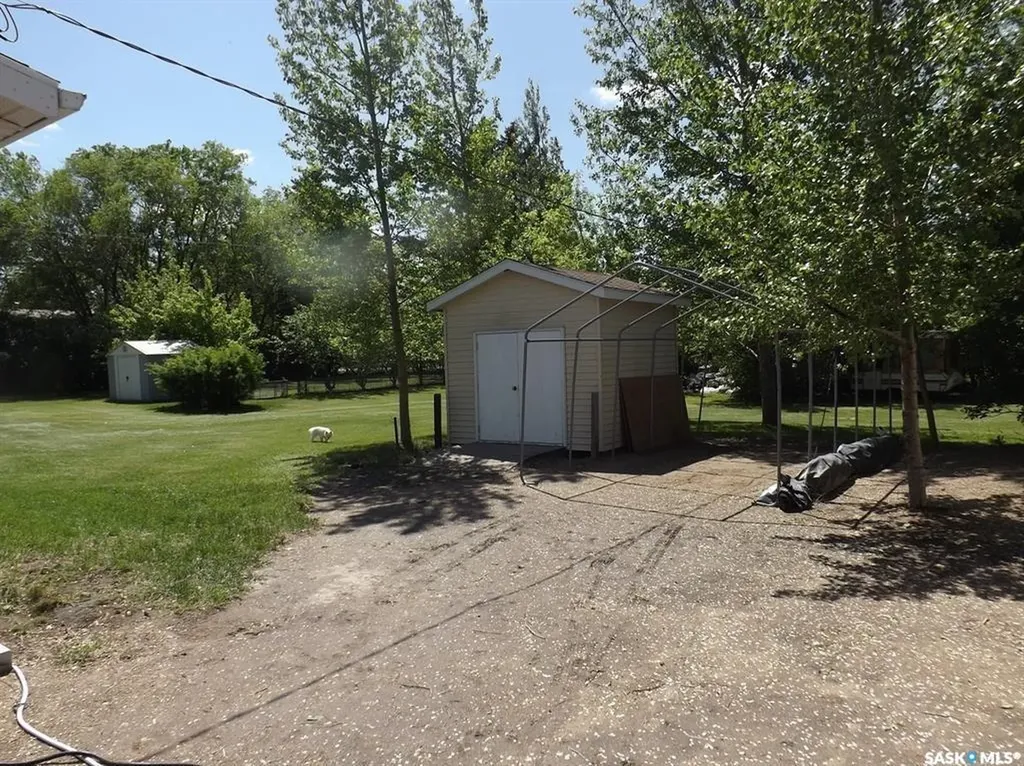 713 Beharrel Street Oxbow SK S0C 2B0