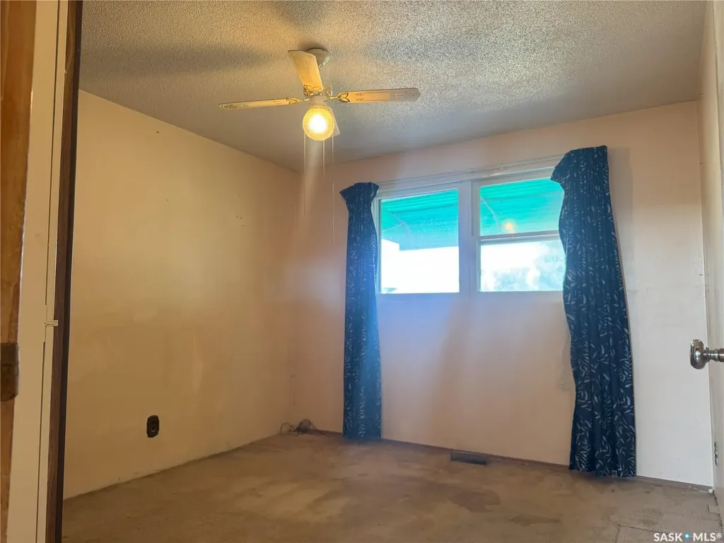 209 Francis Street Francis SK S0G 1V0