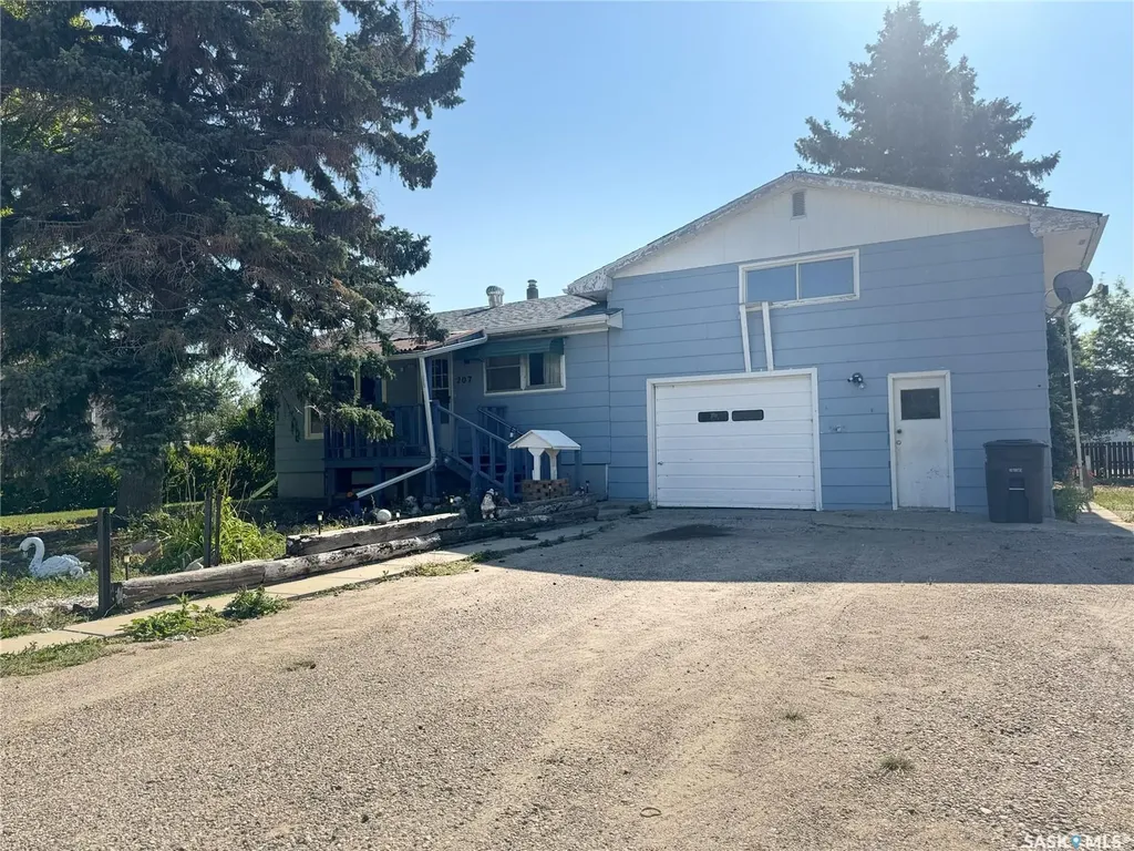 209 Francis Street Francis SK S0G 1V0