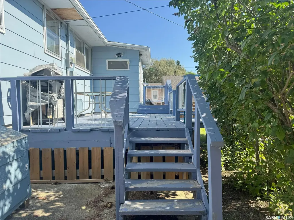 209 Francis Street Francis SK S0G 1V0