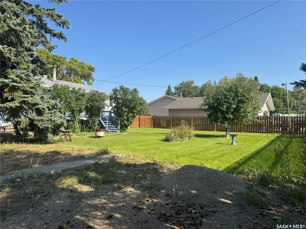 209 Francis Street Francis SK S0G 1V0