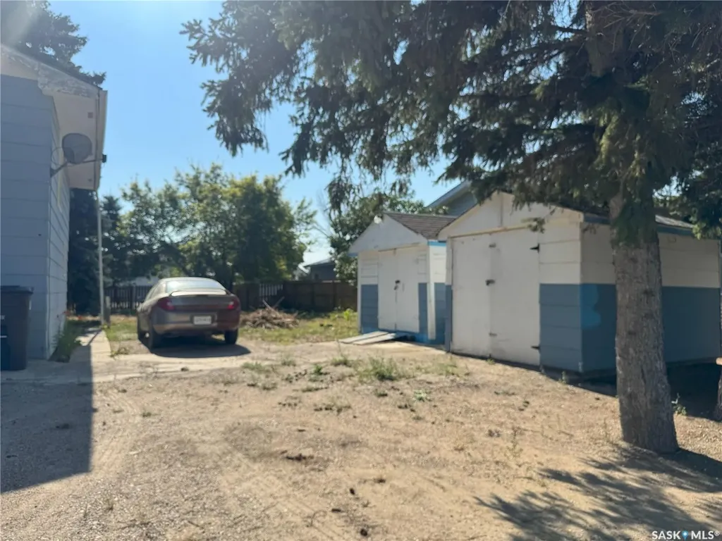 209 Francis Street Francis SK S0G 1V0