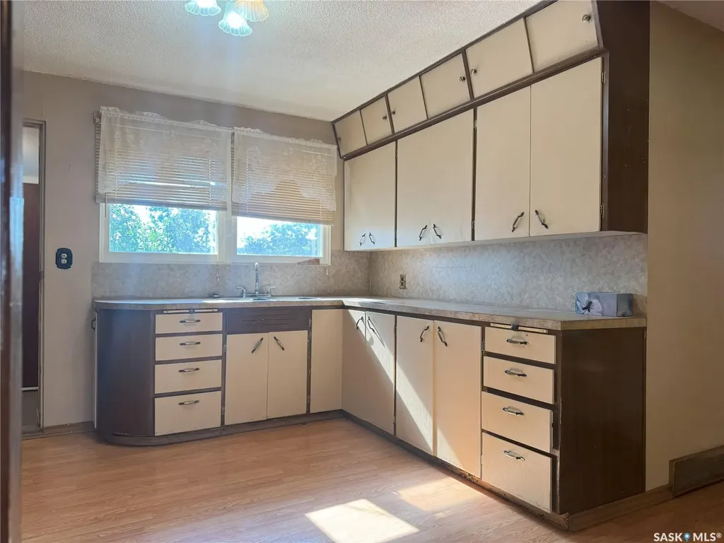 209 Francis Street Francis SK S0G 1V0