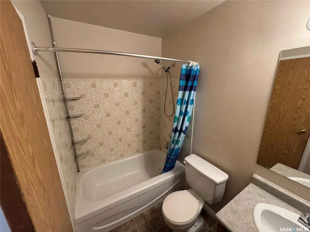 1808 Eaglesham Avenue Weyburn SK S4H 3A8