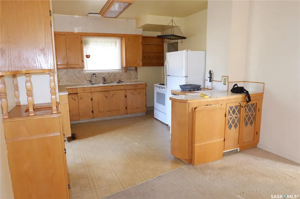 113 2nd Avenue W Mossbank SK S0H 3G0