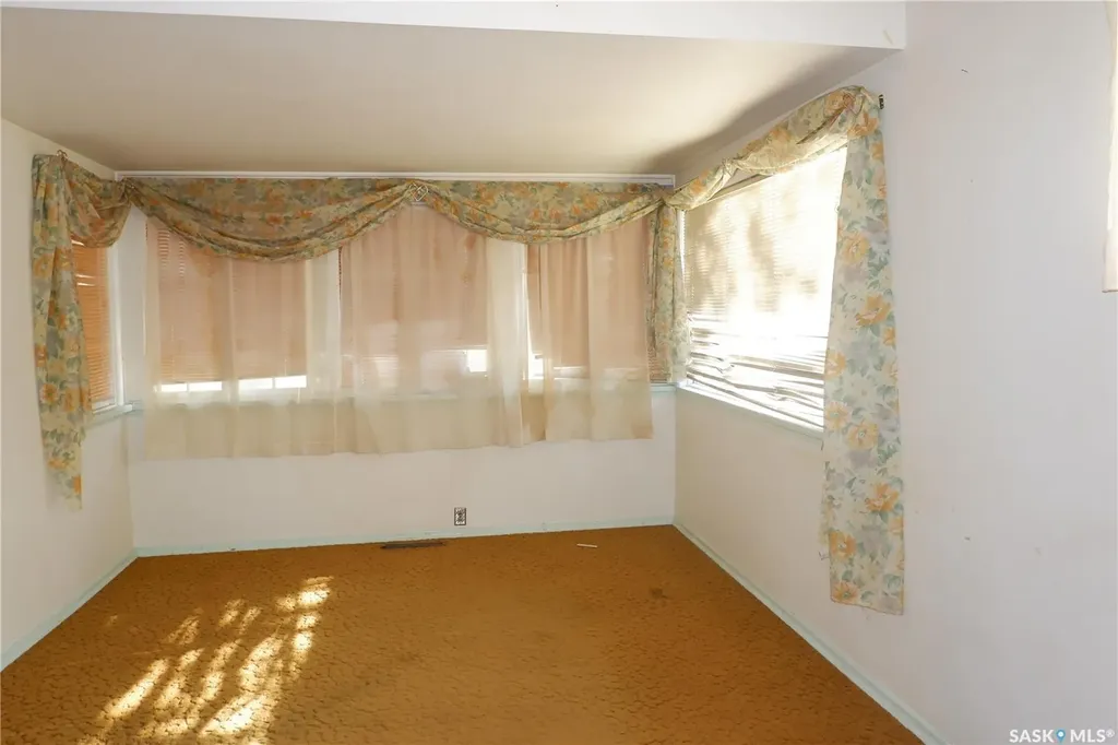 113 2nd Avenue W Mossbank SK S0H 3G0