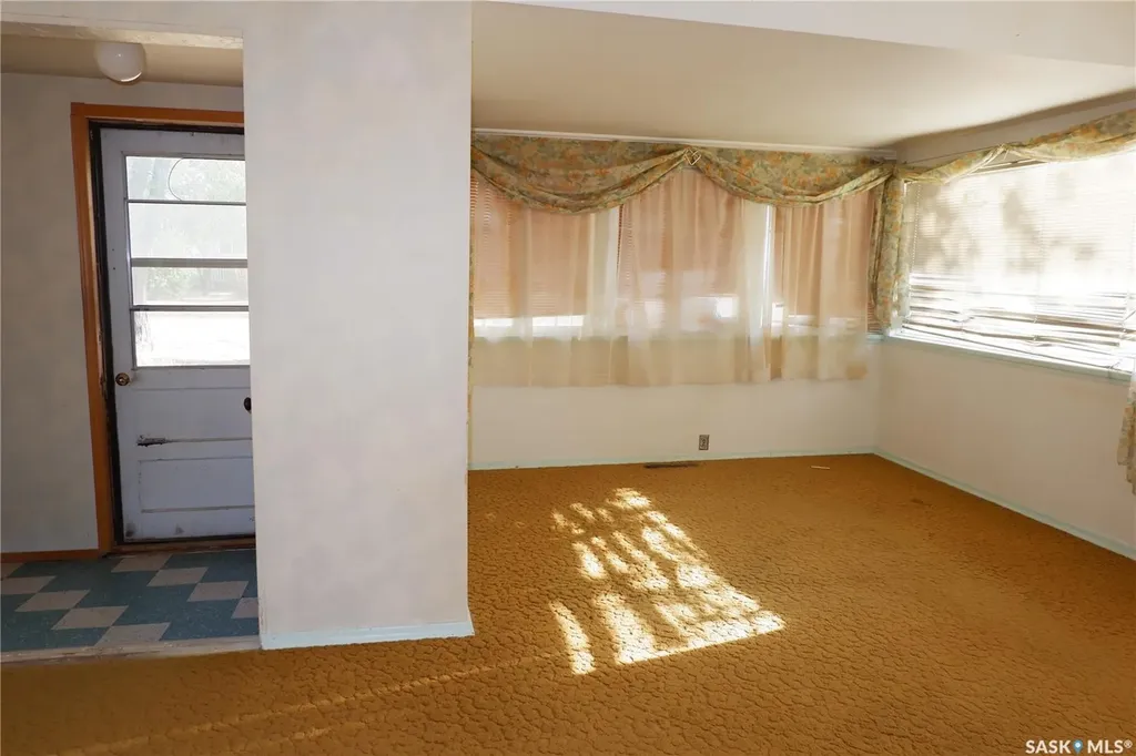 113 2nd Avenue W Mossbank SK S0H 3G0