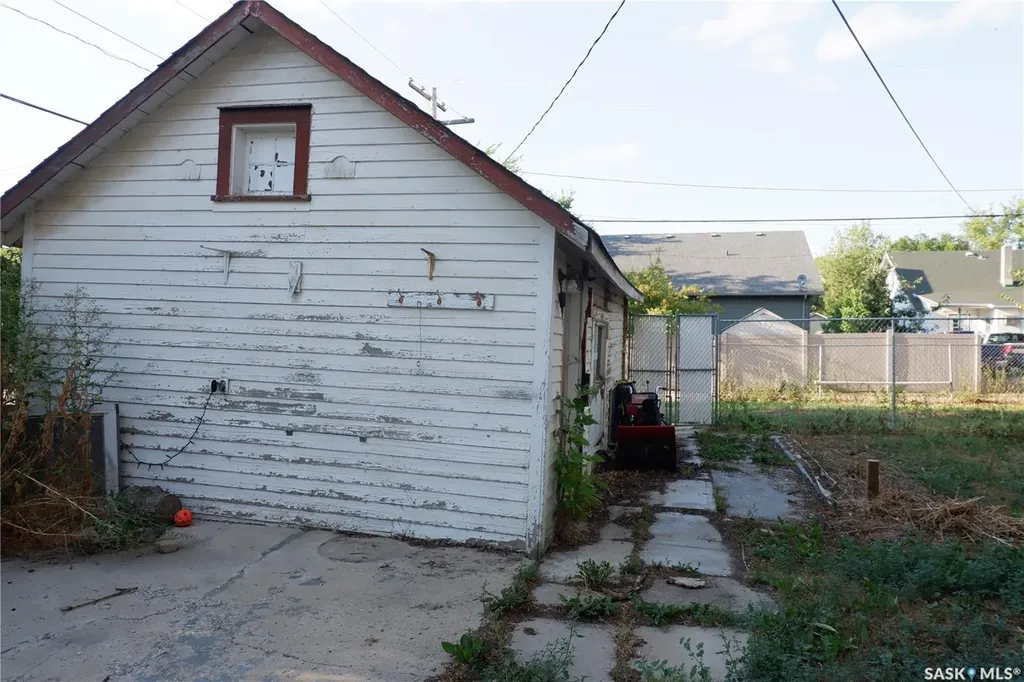 113 2nd Avenue W Mossbank SK S0H 3G0