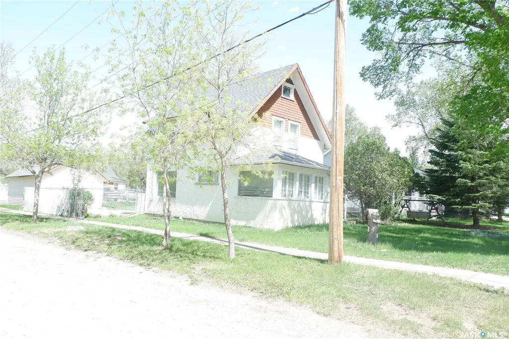113 2nd Avenue W Mossbank SK S0H 3G0