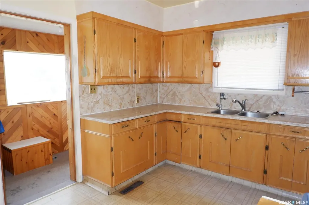 113 2nd Avenue W Mossbank SK S0H 3G0