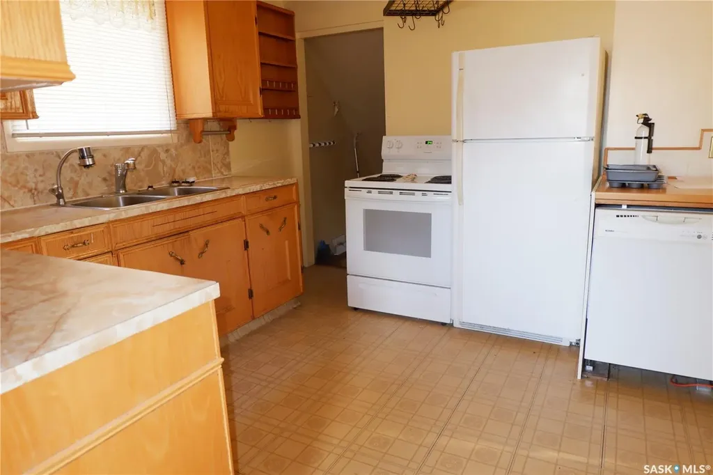 113 2nd Avenue W Mossbank SK S0H 3G0