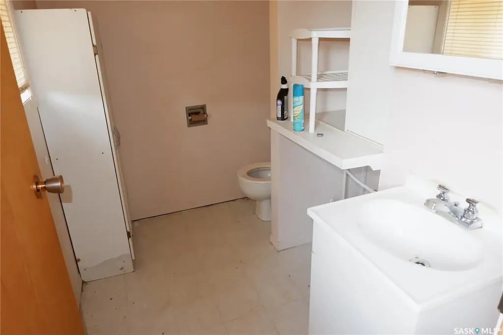 113 2nd Avenue W Mossbank SK S0H 3G0