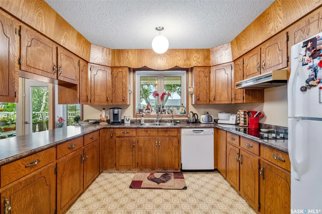 100 Bartlett Avenue Kinistino SK S0J 0H1