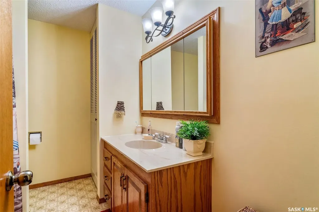 100 Bartlett Avenue Kinistino SK S0J 0H1