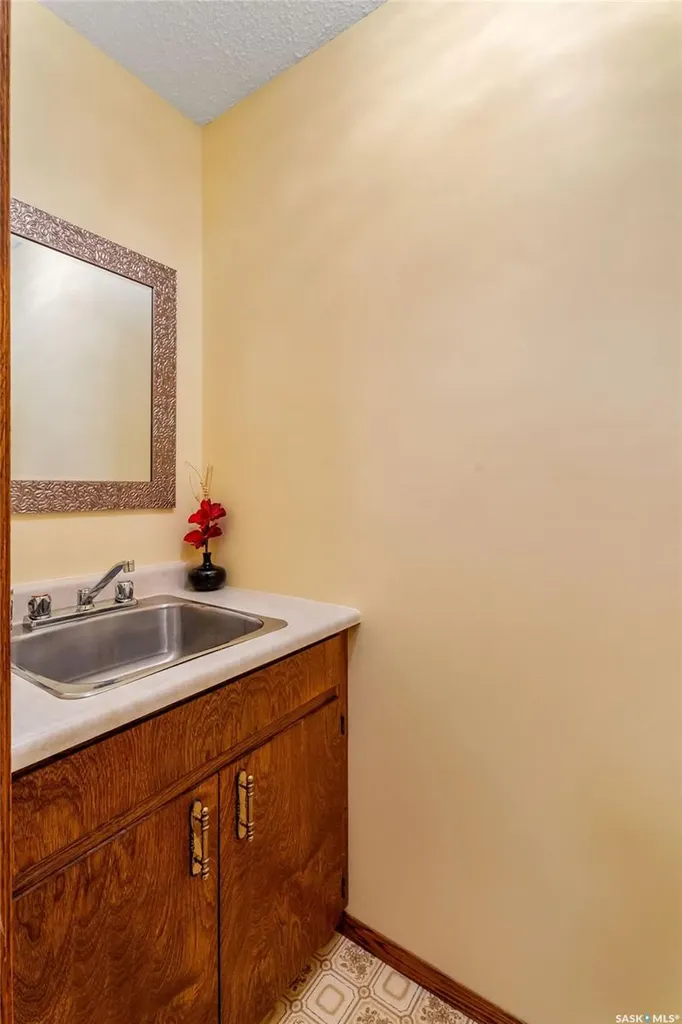 100 Bartlett Avenue Kinistino SK S0J 0H1