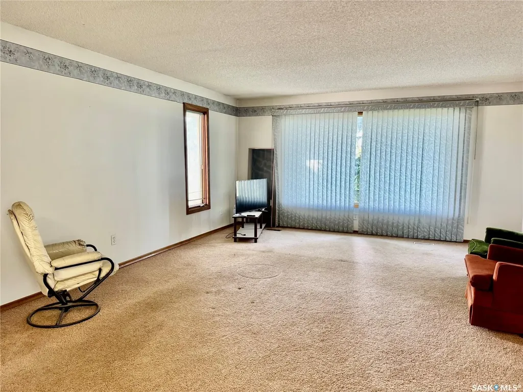 332 Norreys Street Drake SK S0K 1H0