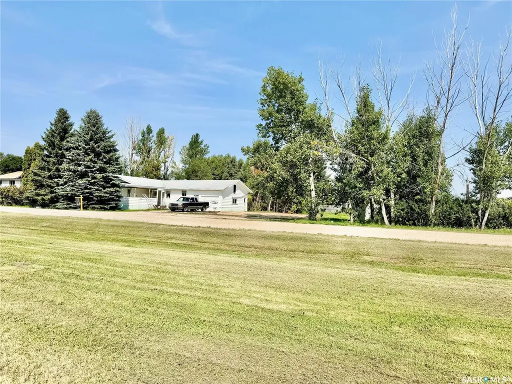 332 Norreys Street Drake SK S0K 1H0