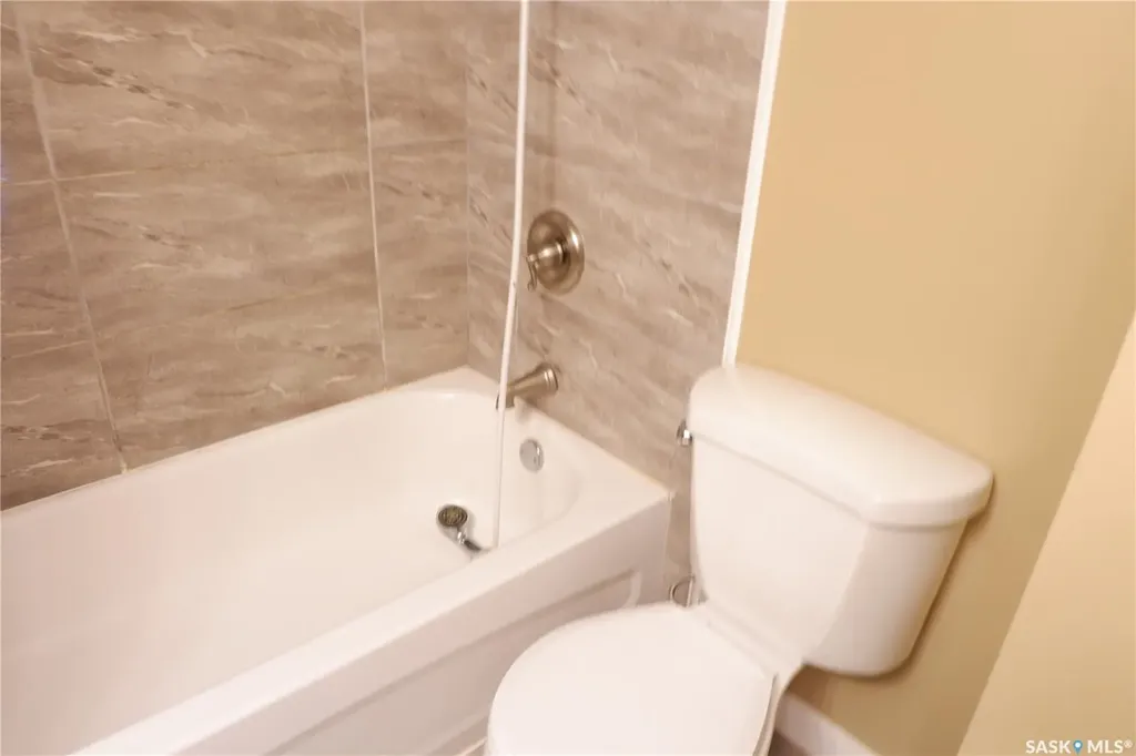 123 3rd Street W Lafleche SK S0H 2K0